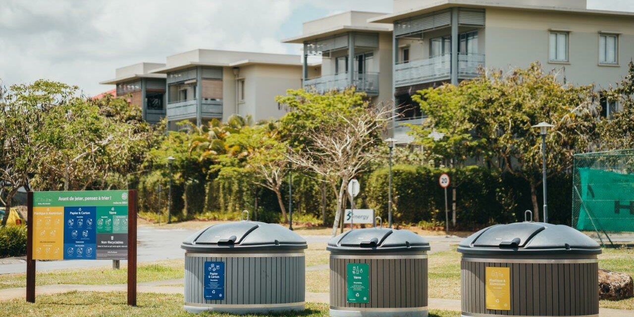 Sorting bins equipped with an IoT sensor in Moka