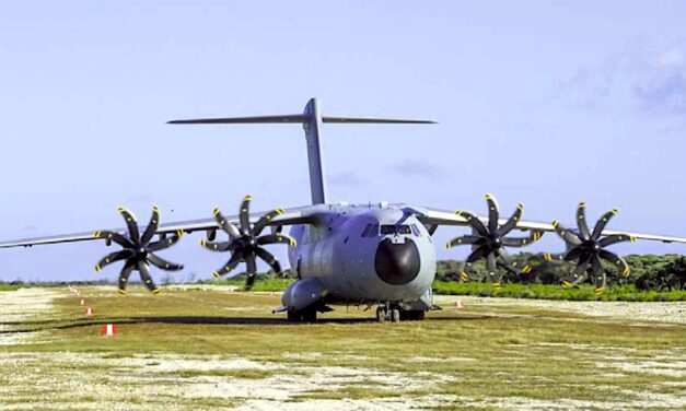 Military experts on mission in the French Scattered Islands