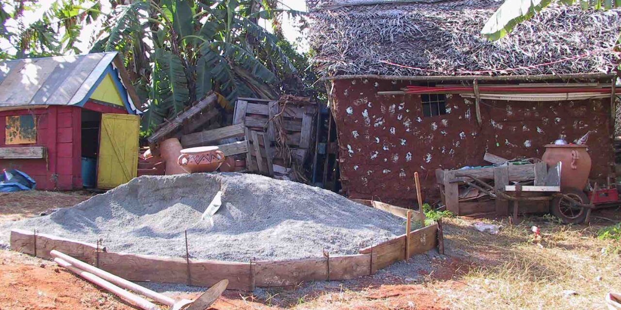 La brique de terre resurgit du passé mahorais.