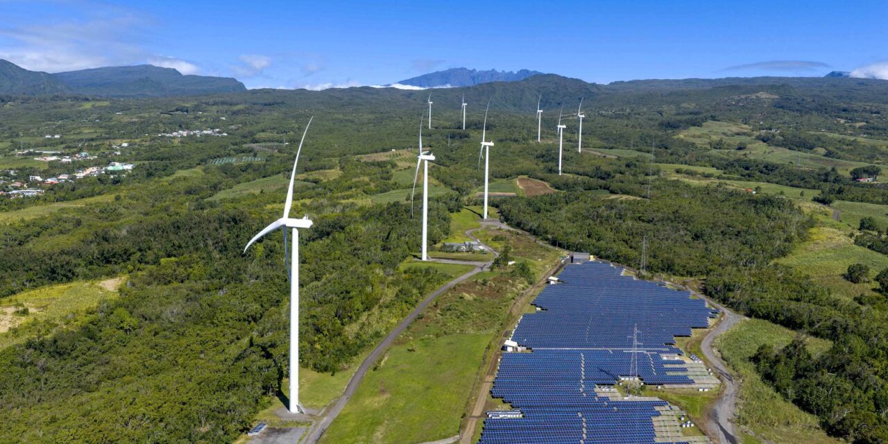 Neuf nouvelles éoliennes inaugurées à Sainte Suzanne