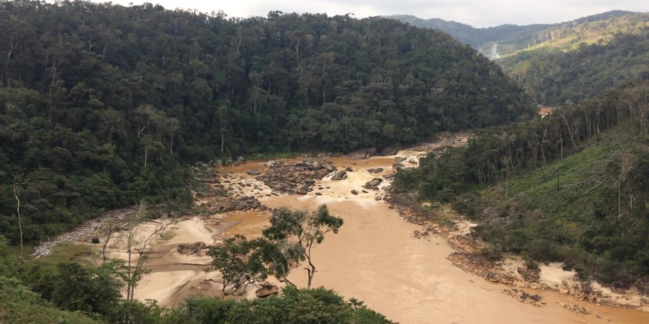 La centrale hydroélectrique de Sahofika en mode relance